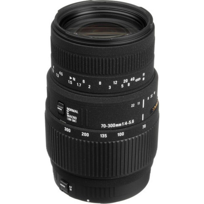 Sigma 70-300 mm F4-5.6 DG Macro Lens for Nikon - Image 2